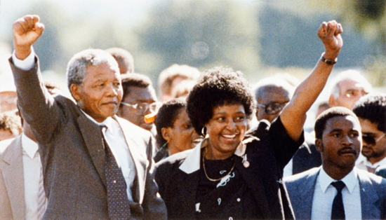 1990�꣬���������z���c���ݡ��������y�ֵ���Ƭ�ɞ鿹?f��n)��N����x�Ę�(bi��o)־��һĻ���Y����Ƭ