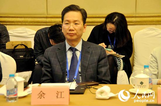 ������(gu��)�Z��W(xu��)��У�L(zh��ng) �཭������ȔzӰ��