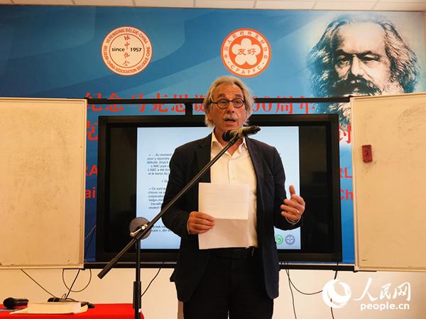 ���Ѕf(xi��)��ǰ��ϯ���ʿˡ�����ķ˹����ӑ���ϰl(f��)�ԡ�ӛ���Ώ��z