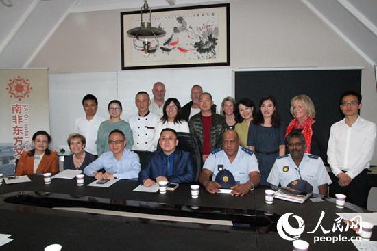 5��10����ᘌ������l�l(f��)�Đ��԰������ϷǼs���|���Ļ��ֹ�ί��ͬɣ�D��Sandton������ֽM���̼Ҵ������_��ȫ��Ԓ�������Ҍ������e�O�������zӰ����