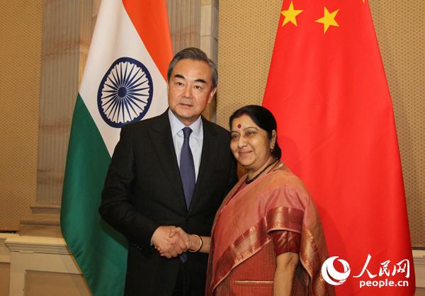 6��4�գ�����(w��)ί�T���⽻���L�������Ϸǳ�ϯ��u�������L��ʽ�������g��Ҋӡ�����L˹�����ܡ� ��־���z