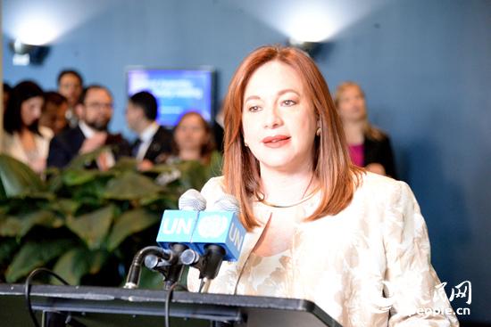 �D�鬔�������M(f��i)�����_(d��)����˹Ƥ�Z�_��ӛ������ �z