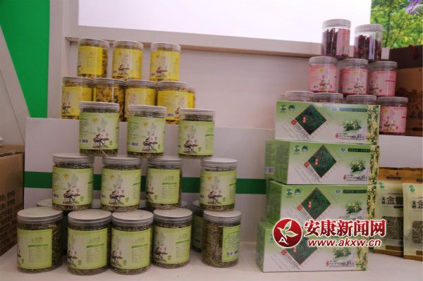 �hꎸ���ʳƷ&ldquo;����&rdquo;������ɞ鱊���ο͓�ُ��&ldquo;���c&rdquo;       ���� �z_meitu_17.jpg