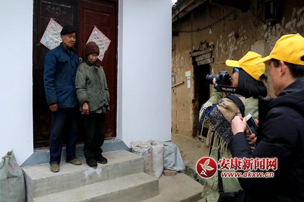 �@һ����D�����ӳ��������(w��)���������pĿʧ����ʮ�������ɷ�ʼ�K���x���������˺������Տ���Ӱ�����s��ʮ����ɽ·����ӬF(xi��n)����.