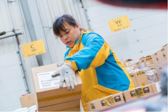 雙十一快遞量或創(chuàng)近十年新高 蘇寧物流運(yùn)力升級沉穩(wěn)迎戰(zhàn)