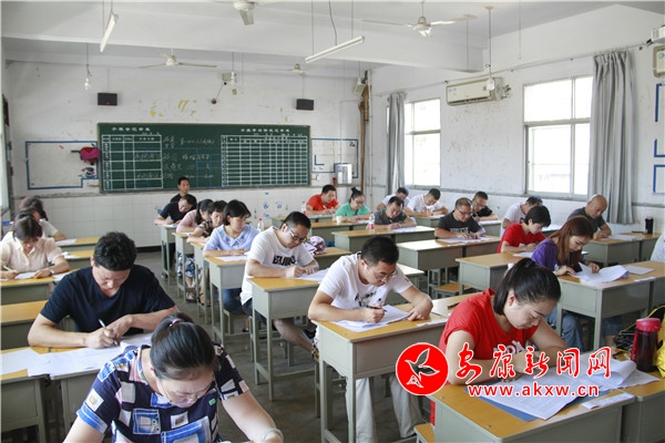 石泉中學(xué):特殊的開(kāi)學(xué)第一考 (1).JPG