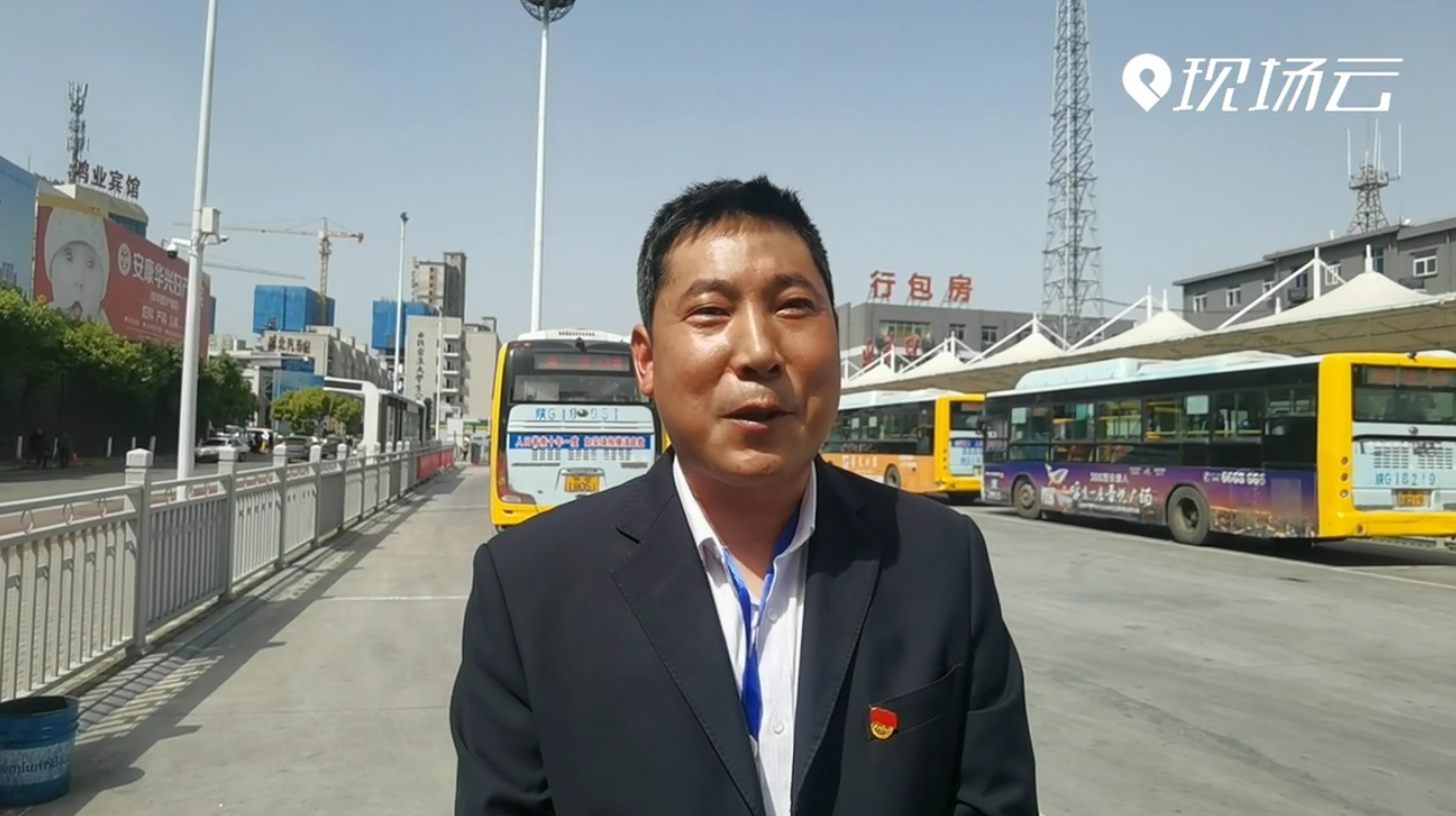 ���������@����  ʮ����һ�յĈԳֱ�����һ��؟�θ���ʹ����