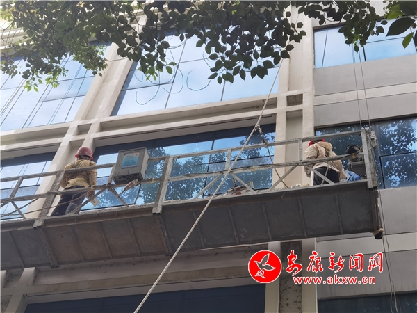 �������׃��@��(du��)�R���扦���M(j��n)�з�ˢ