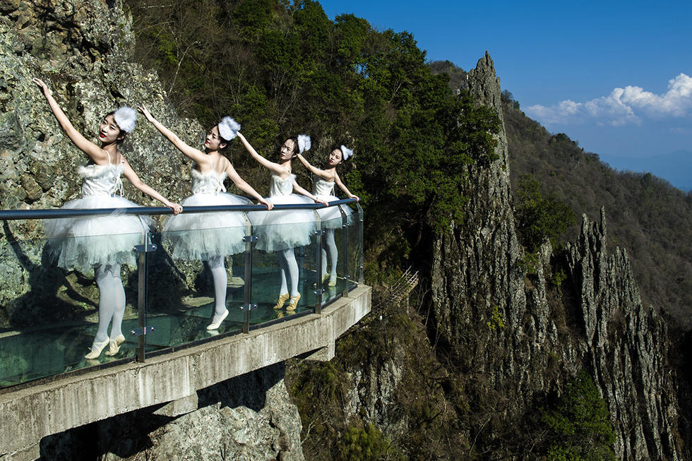 �����όmɽ�ϵĿ��а���