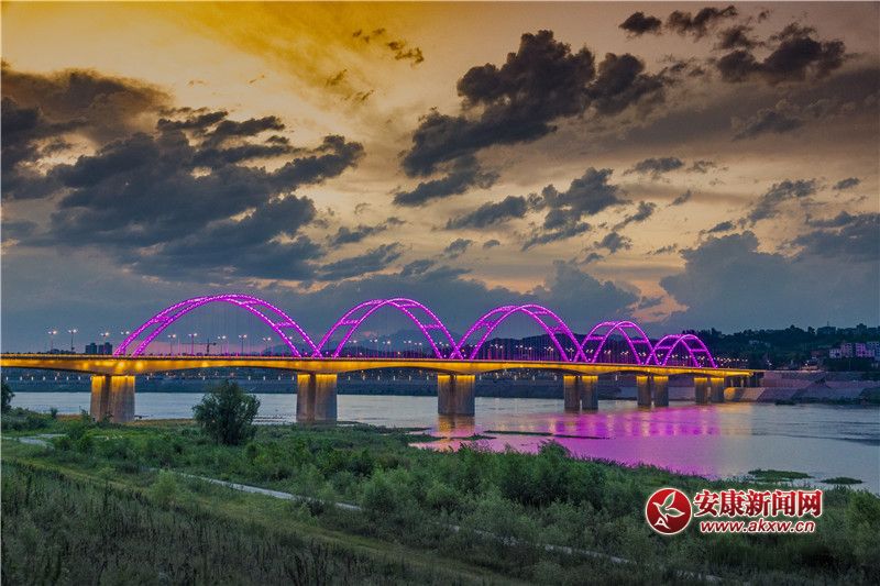 �� ��ϼ�����Ę򡷔zӰ��Ƥ�¾S���Ԓ��13325355508.jpg