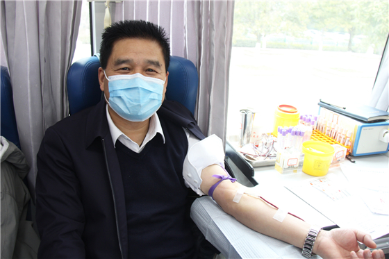 人民警察一心為民，捋袖捐血鐵血柔情——安康市公安局積極開展冬季獻(xiàn)血活動(dòng)