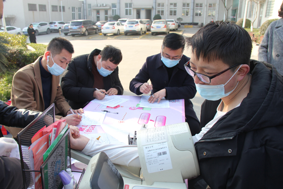 血液是生命的禮物——中國聯(lián)通安康市分公司、安康大數(shù)據(jù)運營有限公司聯(lián)合開展冬季應(yīng)急獻血活動