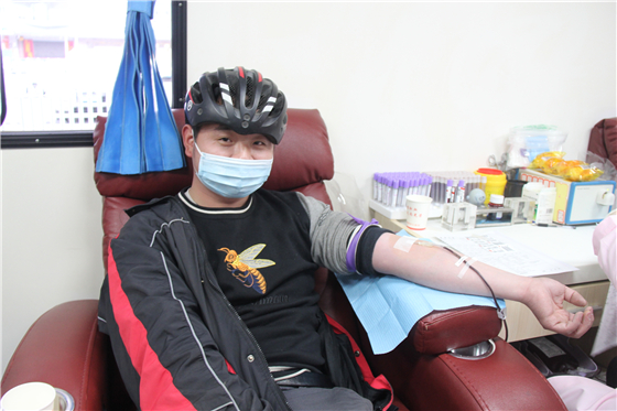 “輸送”熱血 回饋社會 ——順豐速運有限公司安康區(qū)員工積極參與無償獻血活動