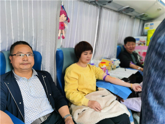 獻(xiàn)血傳真情，為黨旗添光彩 ——三元村春季無(wú)償獻(xiàn)血活動(dòng)側(cè)記